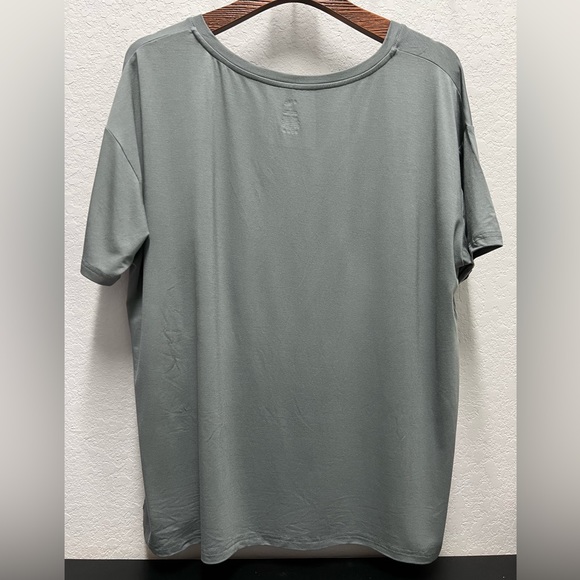 KyteBaby Women’s Relaxed Fit V-Neck Tee in Charcoal, Size L - Picture 2 of 3